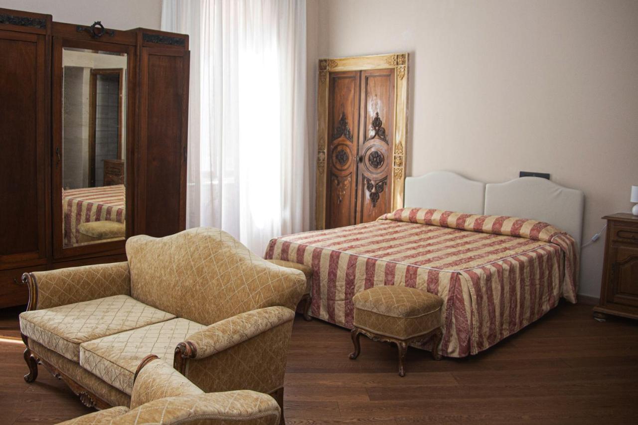 Hotel Tornielli 9 By Lvg Hotel Collection Novara Kültér fotó