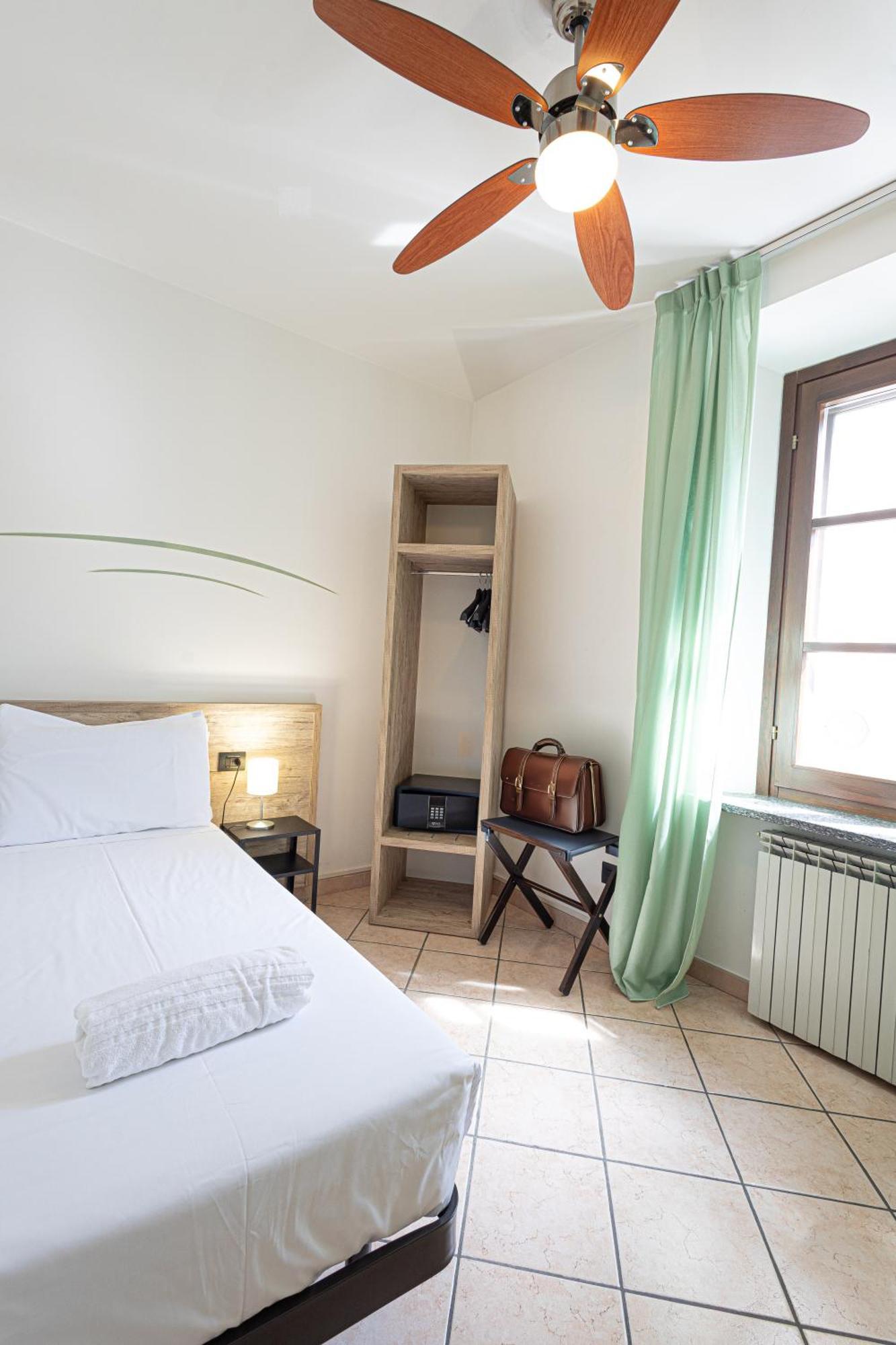 Hotel Tornielli 9 By Lvg Hotel Collection Novara Kültér fotó